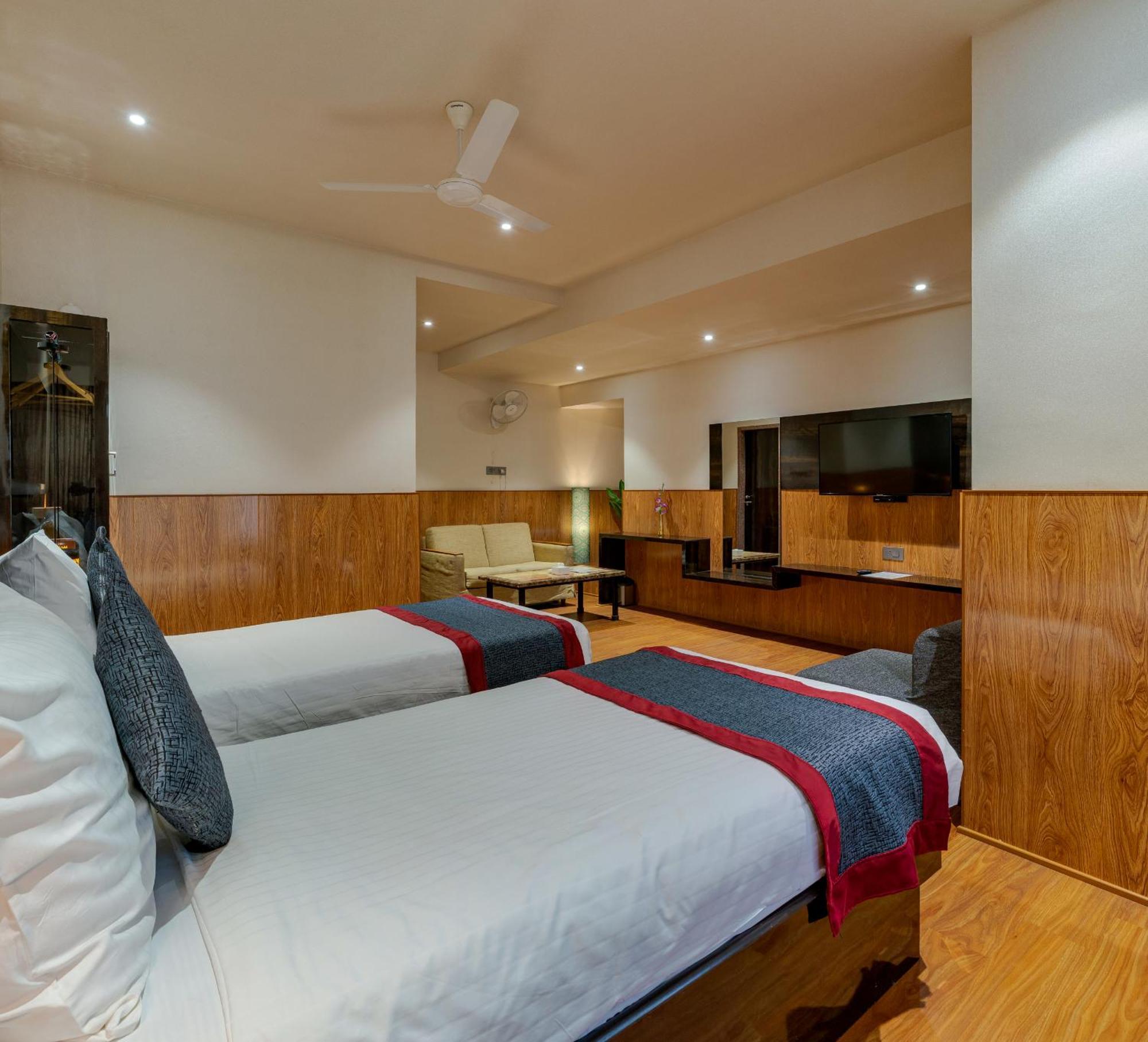 Hotel Surya Executive 3 Star Hotel Solapur Exteriör bild