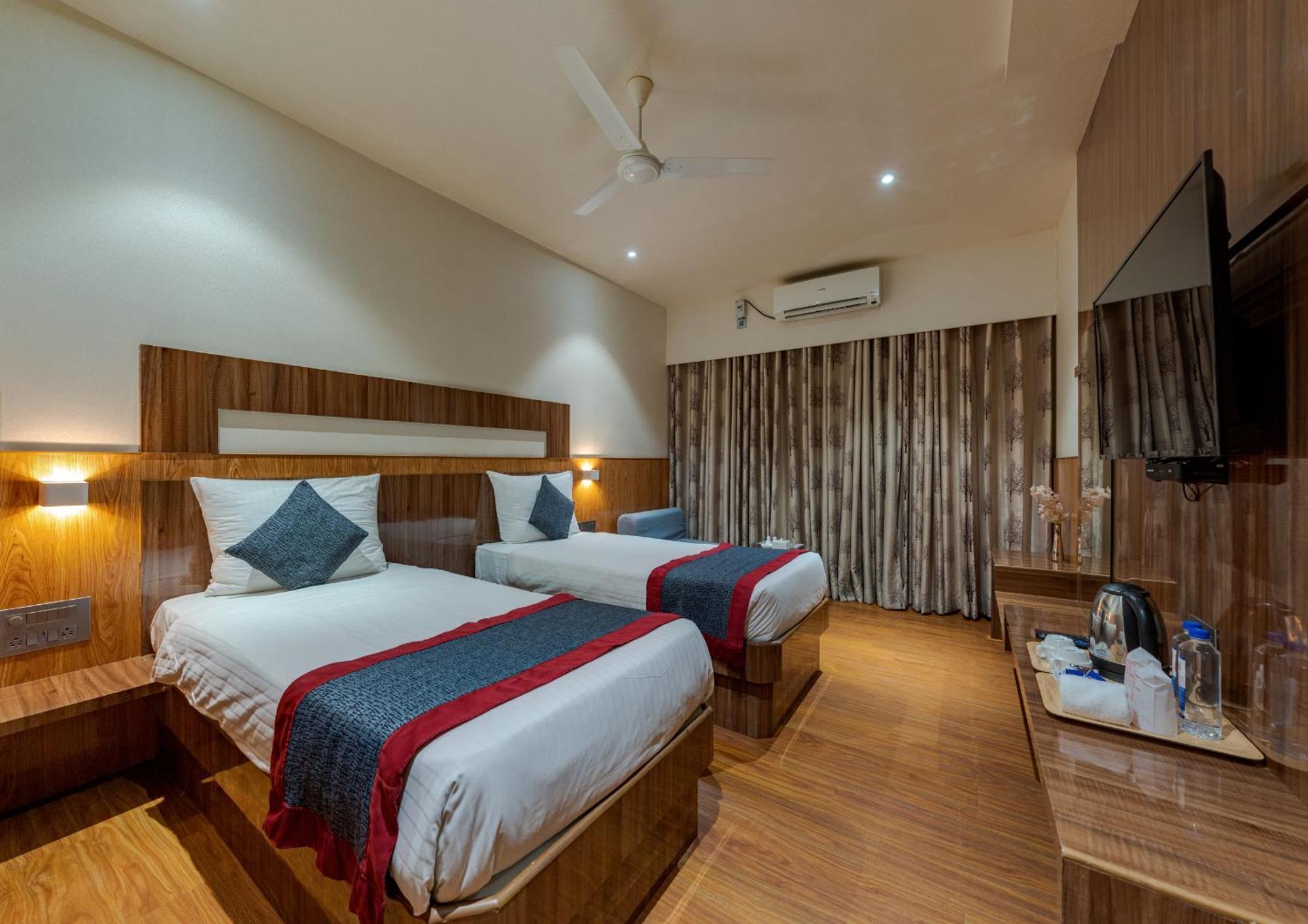 Hotel Surya Executive 3 Star Hotel Solapur Exteriör bild